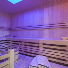 Bad im Obergeschoss, Sauna, Whirlpool